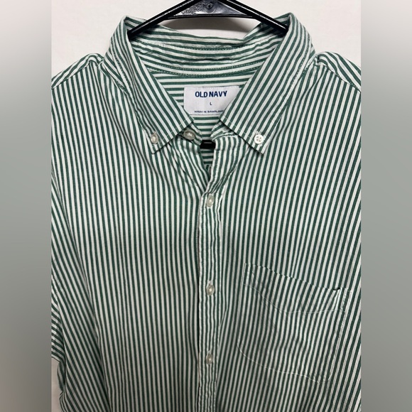Old Navy‎ Mens Shirt  Green and White Striped Short Sleeve Collared Button Up - Picture 3 of 11